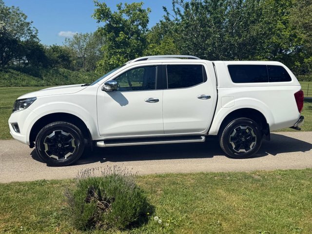 Nissan Navara Pickup FG70HUJ White #3