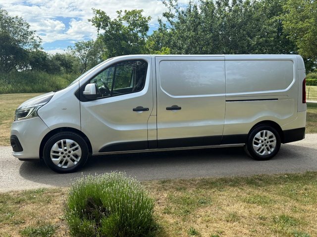 Renault Trafic Mpv YT20YDK Silver #3