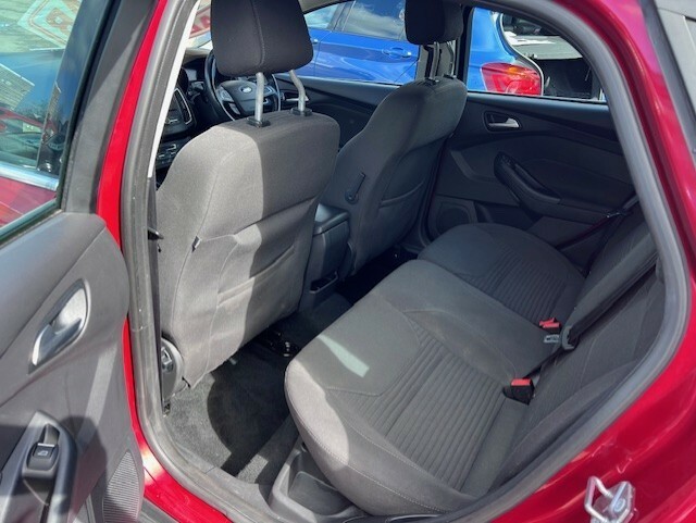 Ford Focus Titanium MT16KOB Red #6