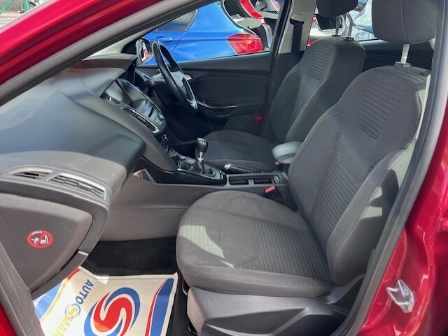 Ford Focus Titanium MT16KOB Red #5