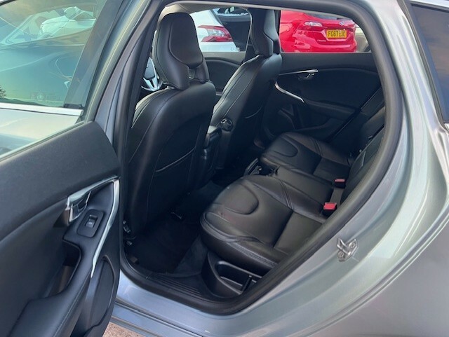 Volvo V40 D4 Inscription KY17SVR #6