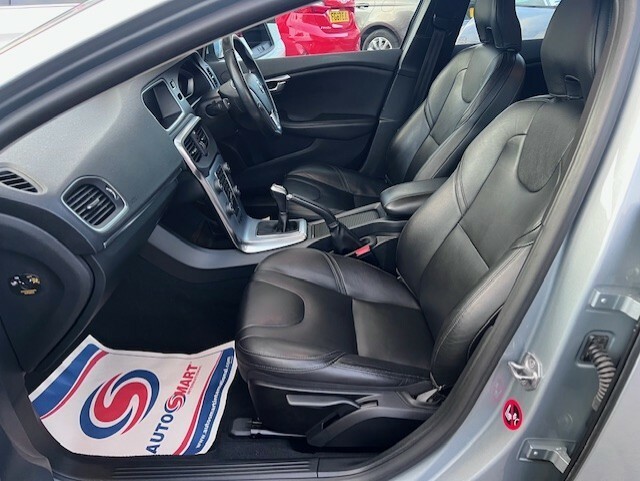 Volvo V40 D4 Inscription KY17SVR #5