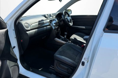 Suzuki Vitara 1.4 Boosterjet 48V SL20JXJ White #2