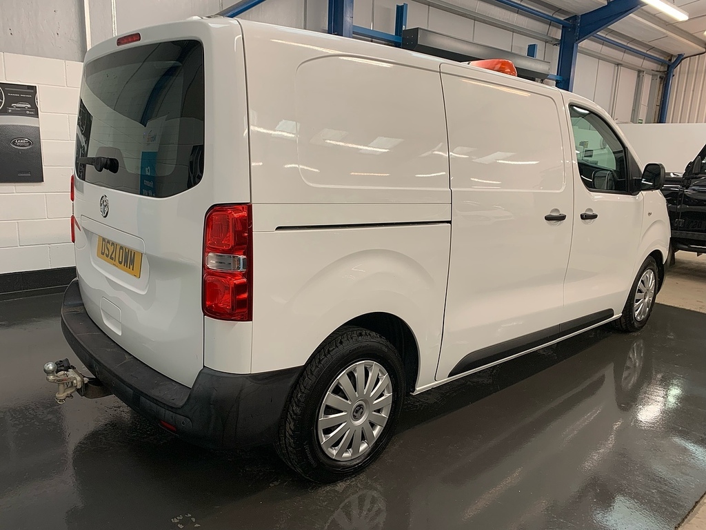 Vauxhall Vivaro Turbo D 3100 Dynamic U3107 Ulez DS21OWM White #4