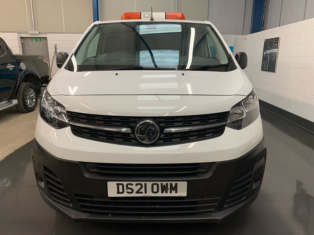 Vauxhall Vivaro Turbo D 3100 Dynamic U3107 Ulez DS21OWM White #2