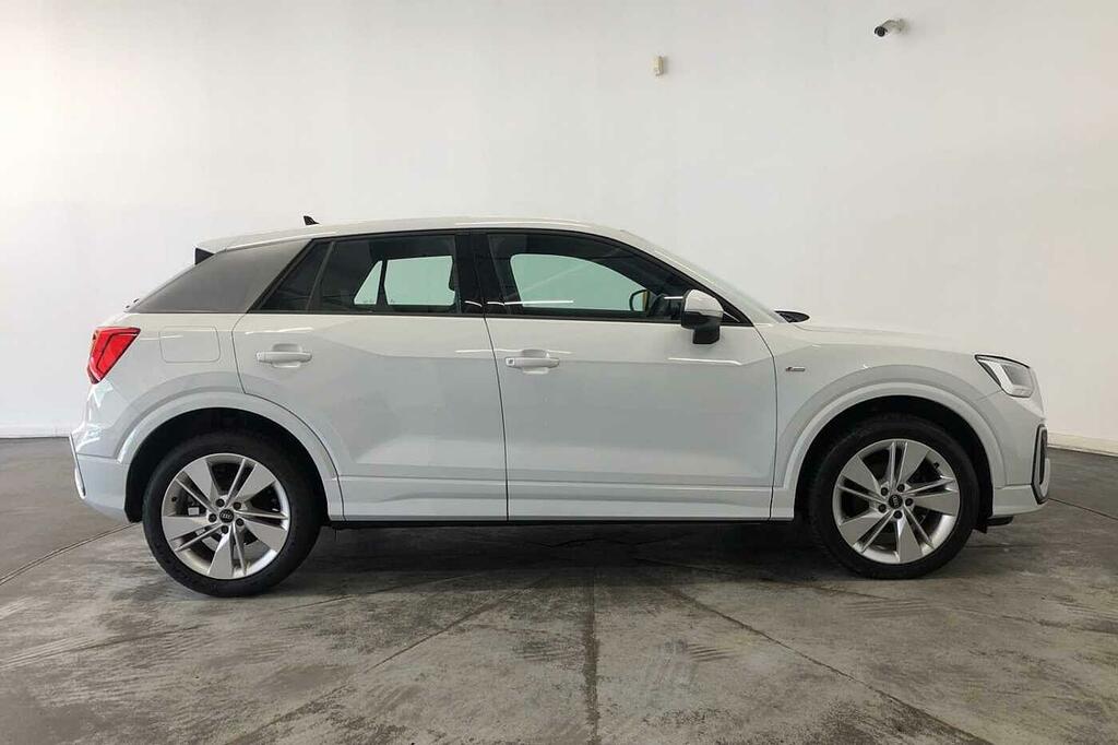 Audi Q2 S Line 35 Tfsi 150 Ps 6-Speed SK21HLA White #4