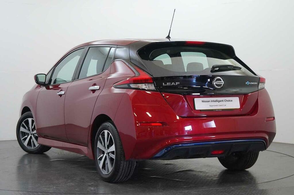 Nissan Leaf 40Kw Acenta With Rear View Camera And Apple PK71ELO Red #3