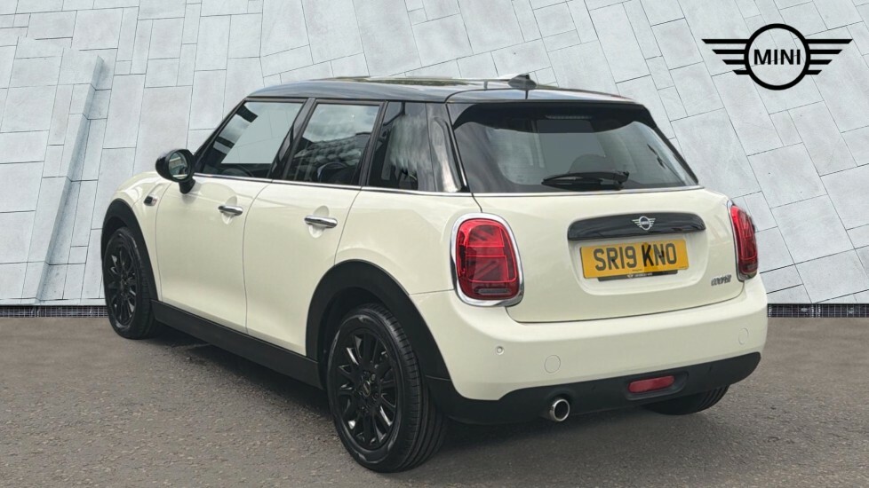 Mini Hatch 5-Door Hatch Cooper Classic SR19KNO White #4
