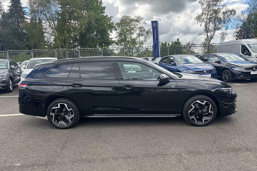 Volkswagen Passat 1.5 Tsi Ehybrid 272 R-line Dsg KM75PZY Black #4