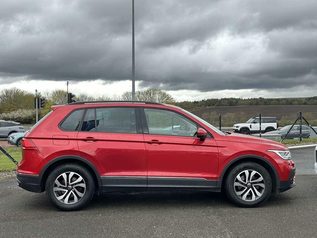 Volkswagen Tiguan 1.5 Tsi 150 Active Dsg VN22BZX Red #4