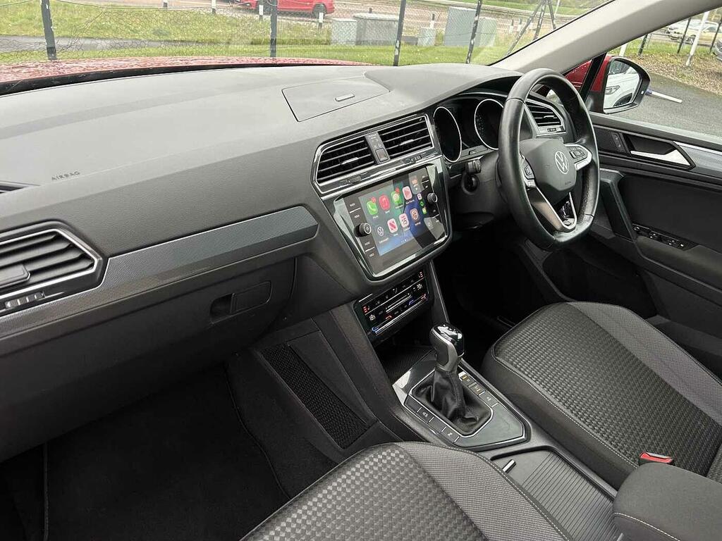 Volkswagen Tiguan 1.5 Tsi 150 Active Dsg VN22BZX Red #2