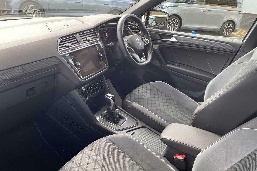 Volkswagen Tiguan 1.5 Tsi 150 R-line Dsg SA23NWB White #2