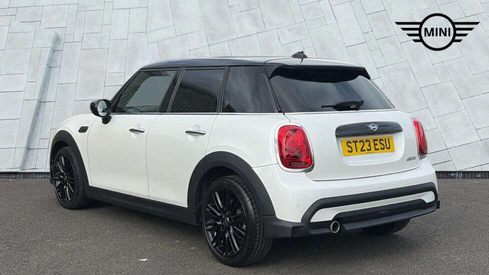 Mini Hatch 5-Door Hatch Cooper Exclusive ST23ESU White #4