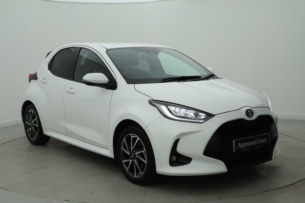Toyota Yaris 1.5 Vvt-h Design Hatchback Hybrid E-cvt White