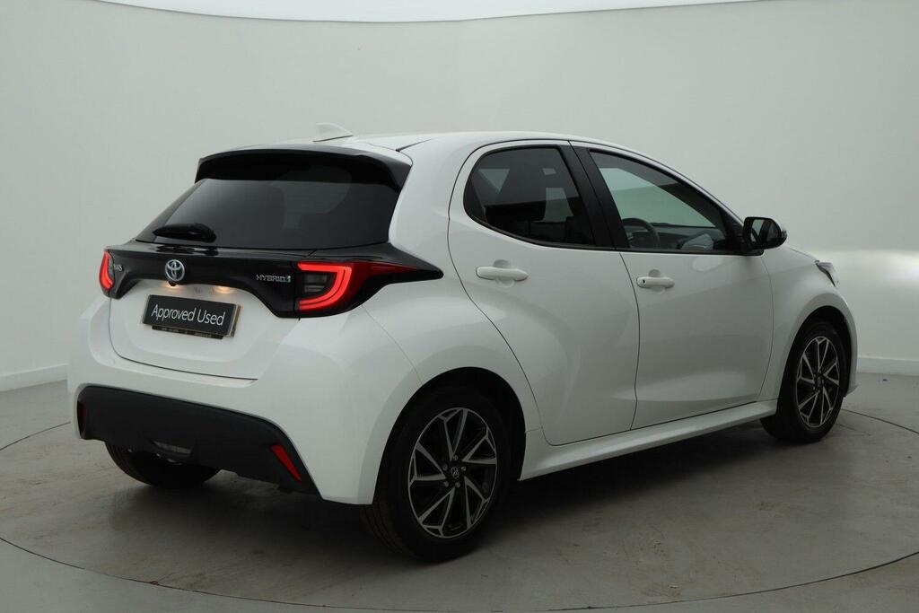 Toyota Yaris 1.5 Vvt-h Design Hatchback Hybrid E-cvt SL72PVA White #2