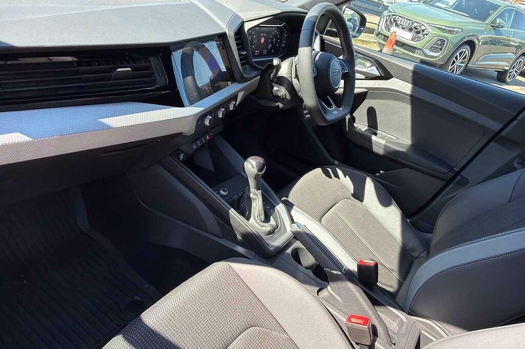 Audi A1 Black Edition 35 Tfsi 150 Ps S Tronic ST25OEM Red #2