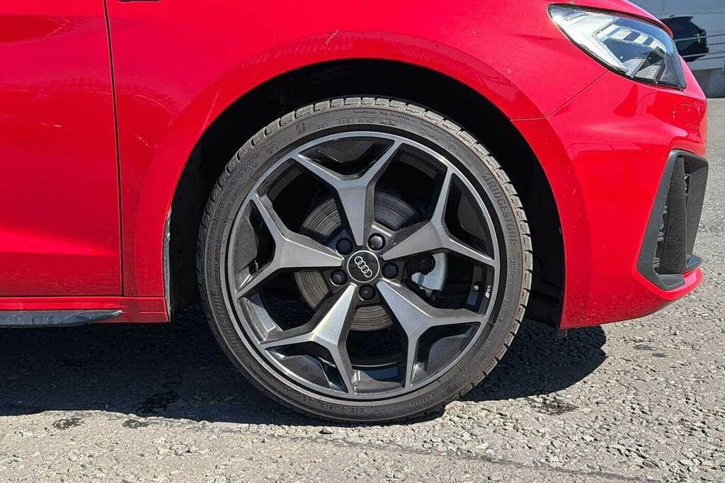 Audi A1 Black Edition 35 Tfsi 150 Ps S Tronic ST25OEM Red #5
