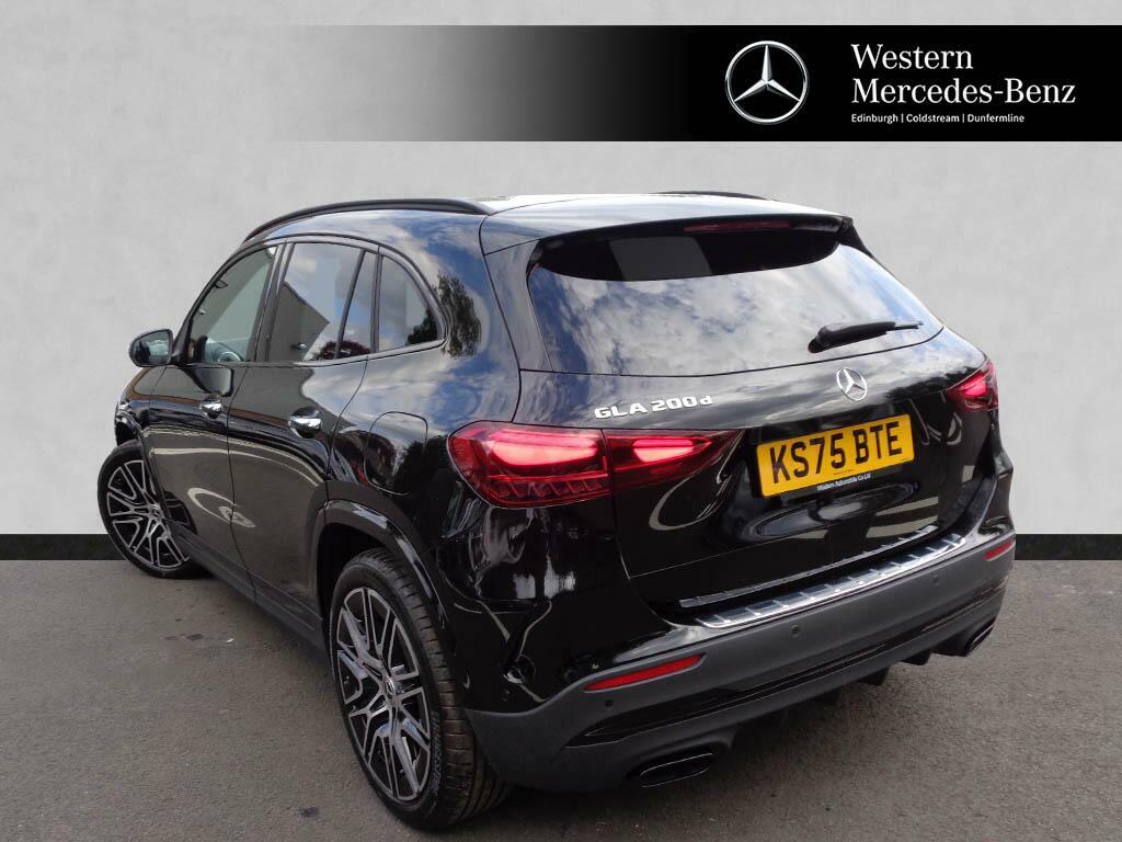 Mercedes-Benz GLA Class Gla 200 D Amg Line Premium KS75BTE Black #2