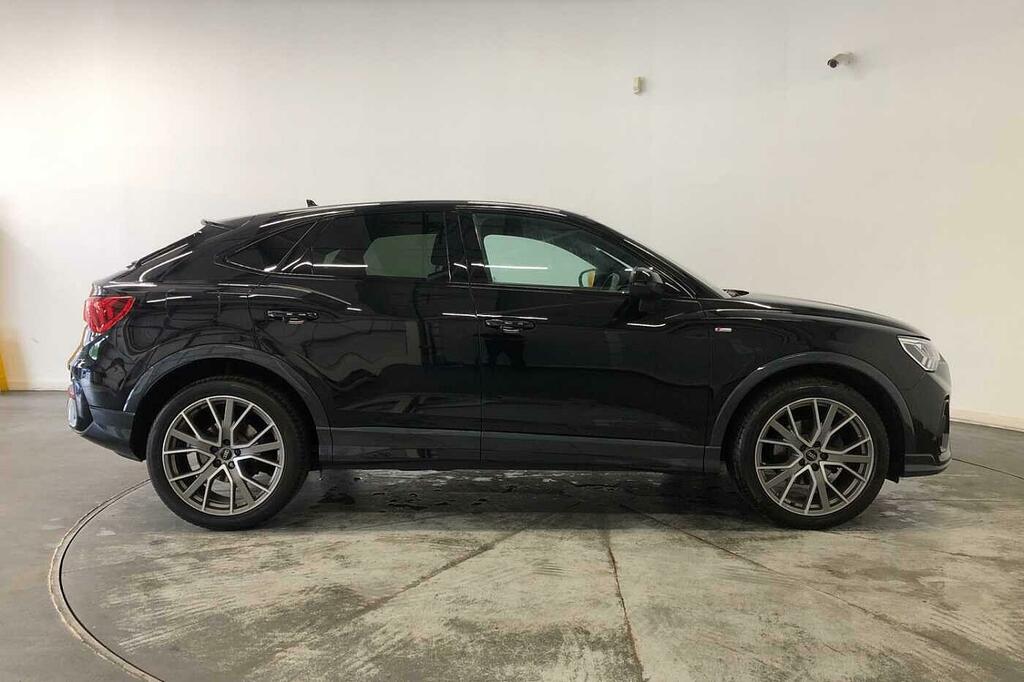 Audi Q3 Black Edition 35 Tfsi 150 Ps S Tronic SL25ENV Black #4