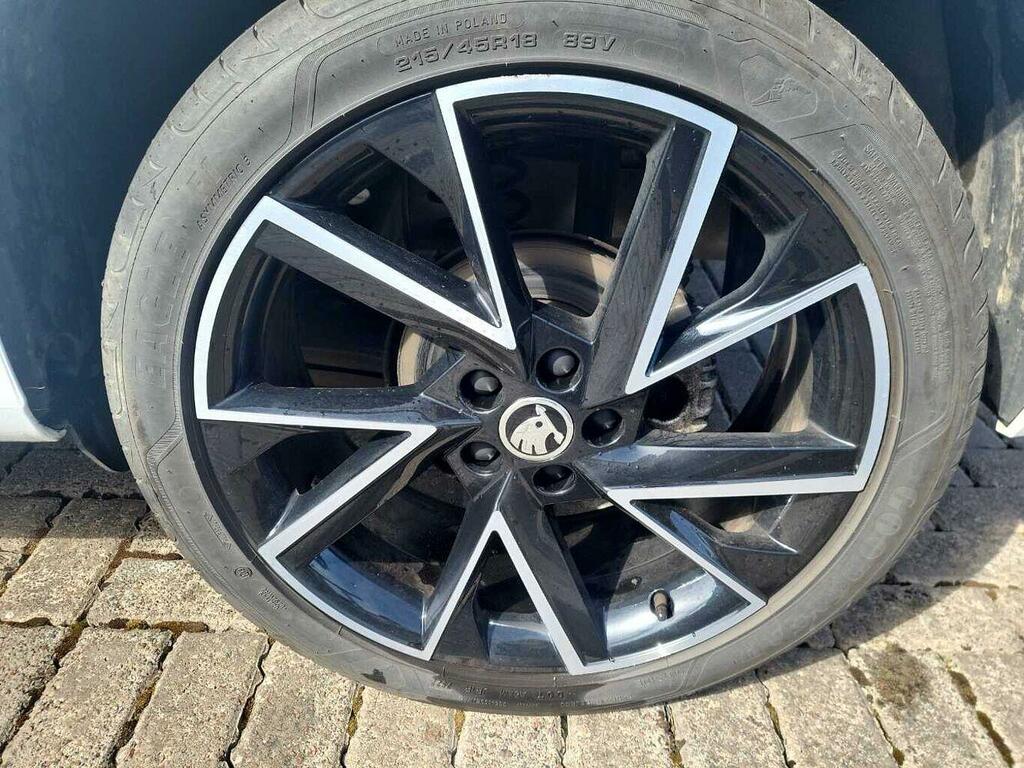 Skoda Kamiq 1.0 Tsi 110 Monte Carlo EJ72KNN Black #5
