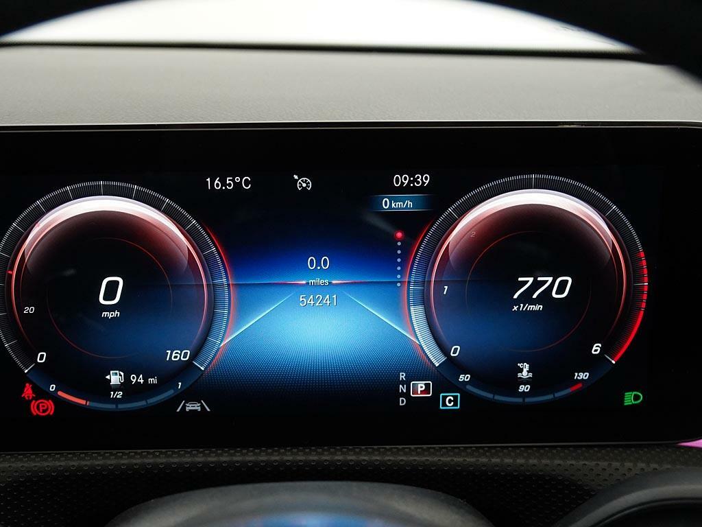 Mercedes-Benz A Class A 200 D Exclusive Edition KP70XWY White #4