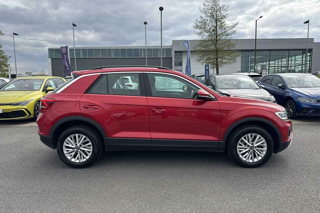 Volkswagen T-Roc 1.5 Tsi Life SM23OJW Red #4