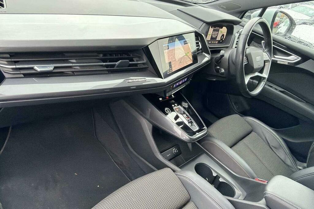 Audi Q4 E Tron Q4 S Line 40 E-tron 150,00 Kw GX71XGM White #2