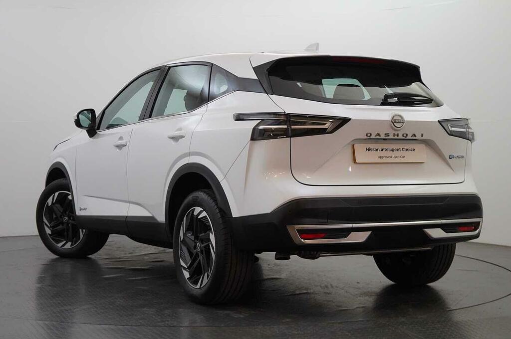 Nissan Qashqai 1.5 190 E-power Acenta Premium With Rear View OW74DKL White #3