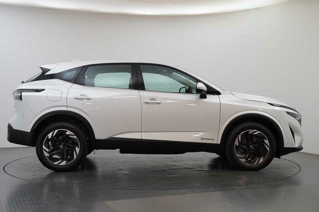 Nissan Qashqai 1.5 190 E-power Acenta Premium With Rear View OW74DKL White #6