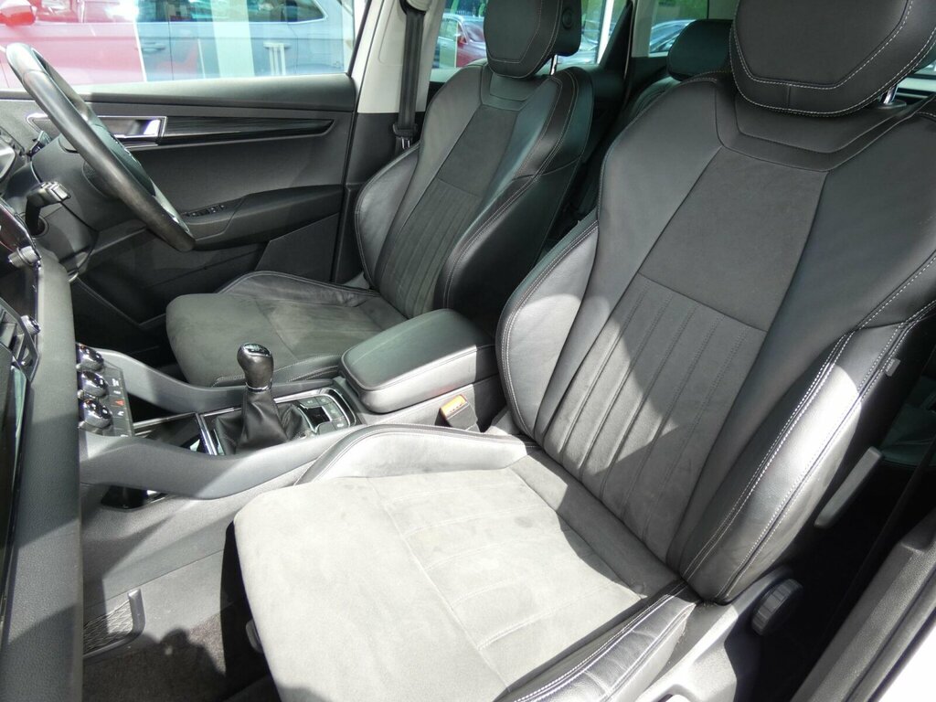 Skoda Karoq 1.6 Tdi Se L Euro 6 Ss White #6