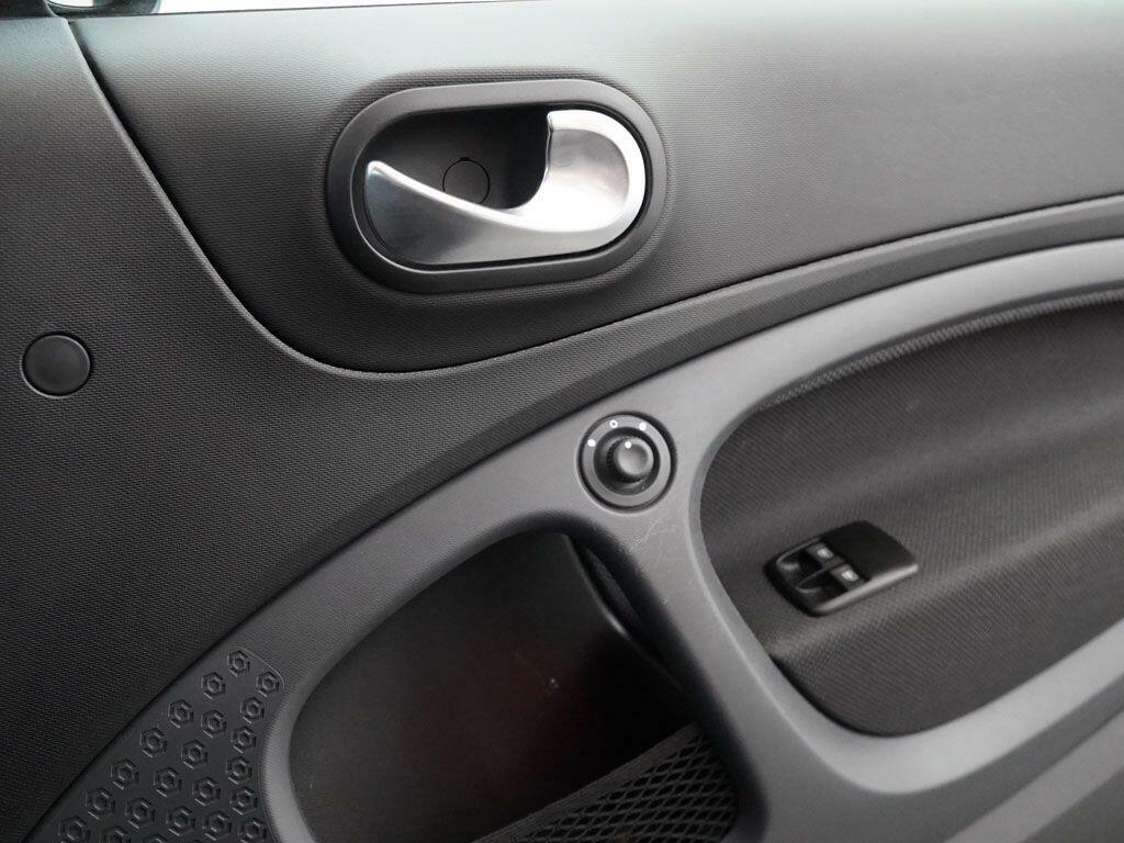 Smart Fortwo Cabrio 60Kw Eq Pulse Premium 17Kwh 22Kwch Silver #27