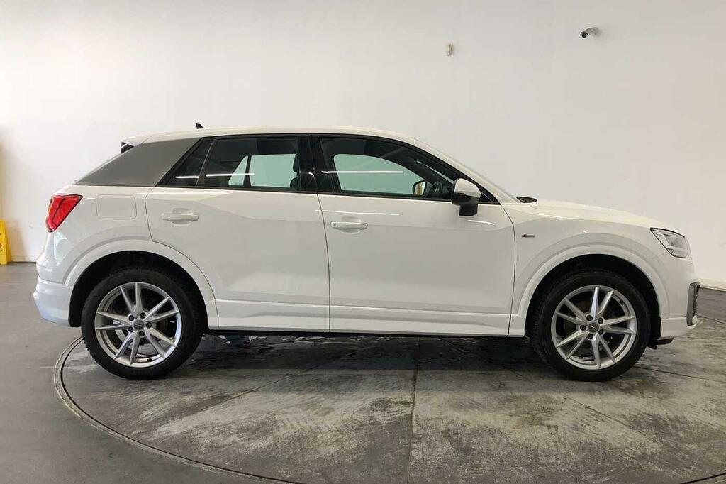 Audi Q2 S Line 35 Tfsi 150 Ps S Tronic SA19LJJ White #4