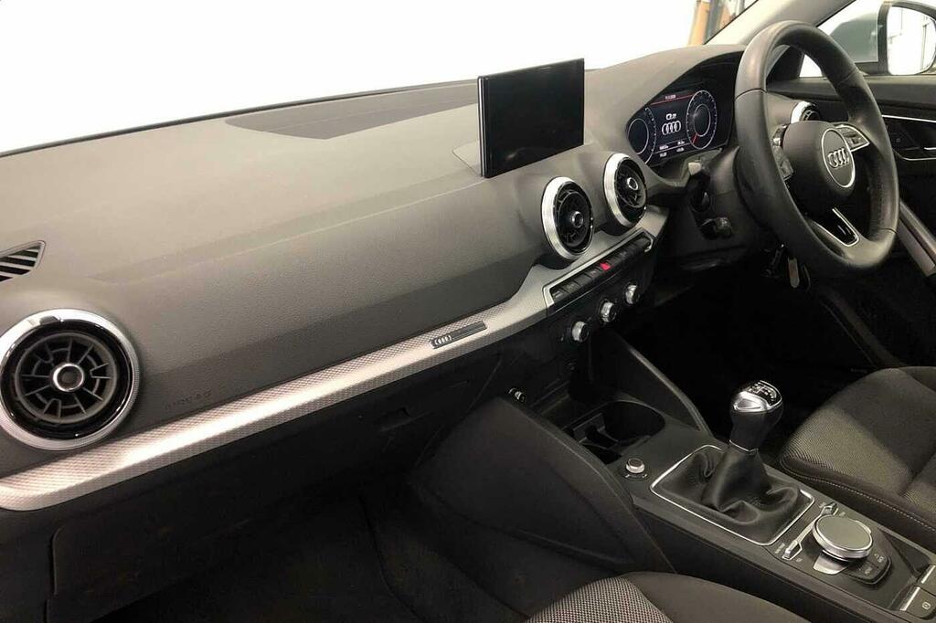 Audi Q2 Sport 30 Tfsi 110 Ps 6-Speed SE23VUP Silver #2