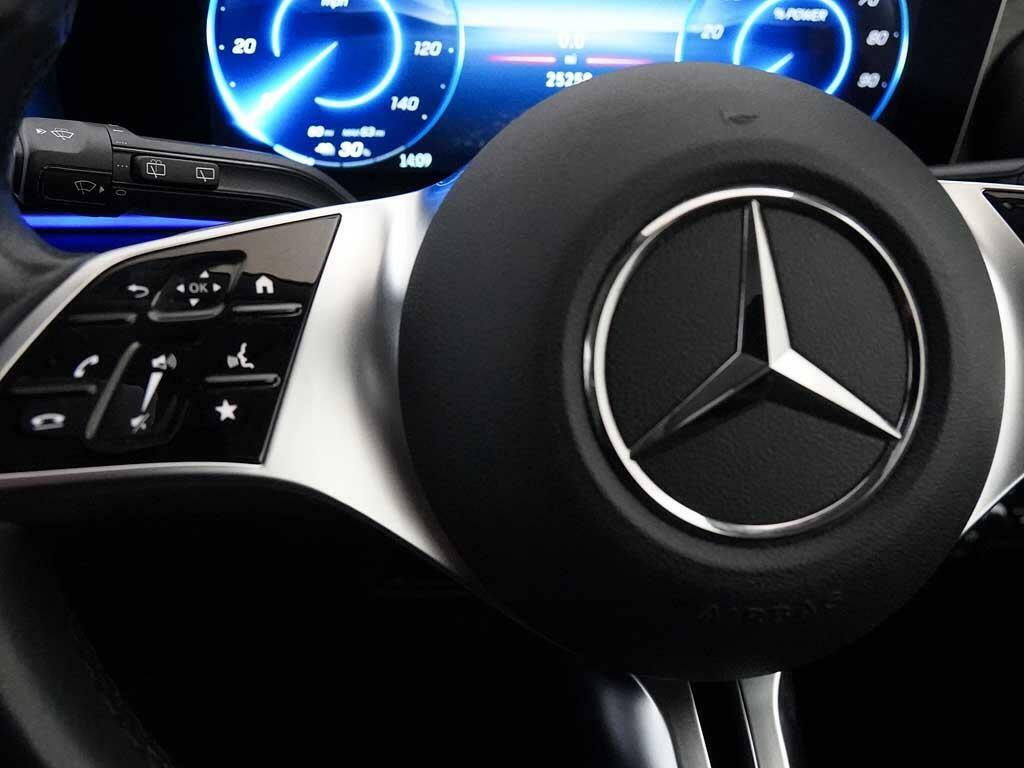 Mercedes-Benz EQV Mpv Silver #18
