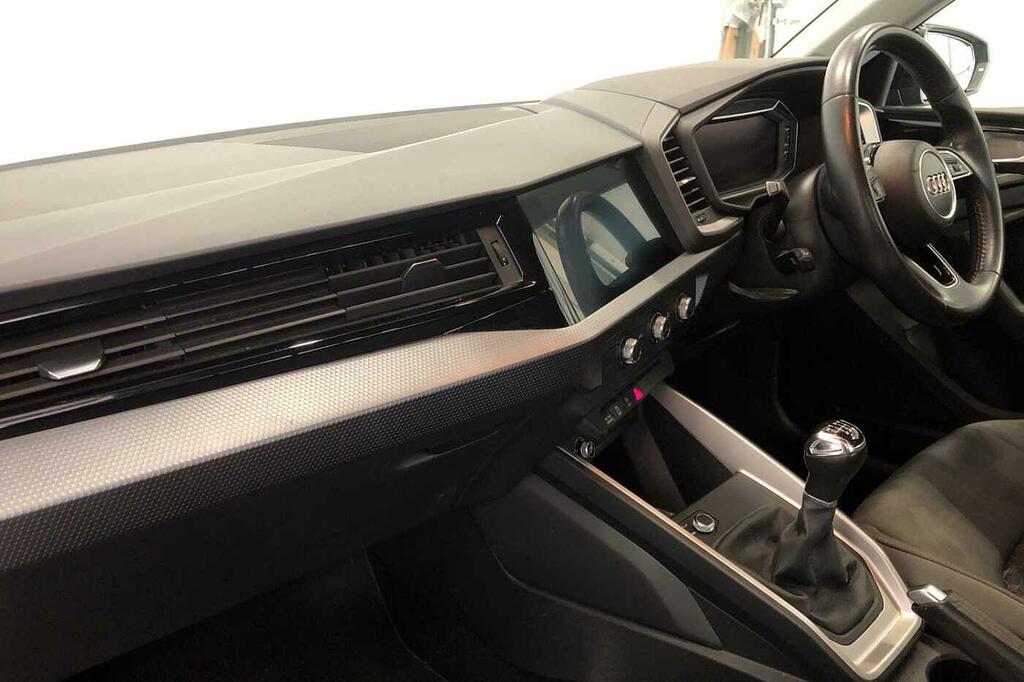 Audi A1 Sport 30 Tfsi 116 Ps 6-Speed SO19DLE Black #2