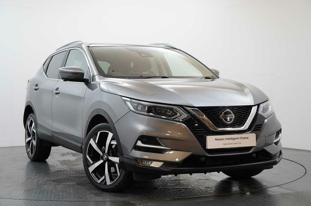 Nissan Qashqai 1.3 Dig-t 140 N-motion With Panoramic Glass Roof A Grey