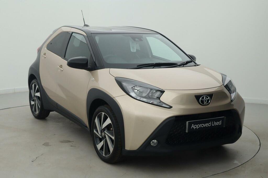 Toyota Aygo X 1.0 Vvt-i Edge Hatchback X-shift Euro 6 Beige