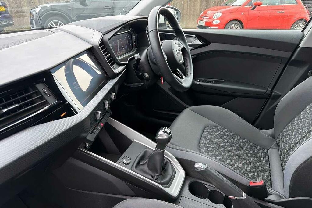 Audi A1 Sport 25 Tfsi 95 Ps 5-Speed SM73URJ White #2