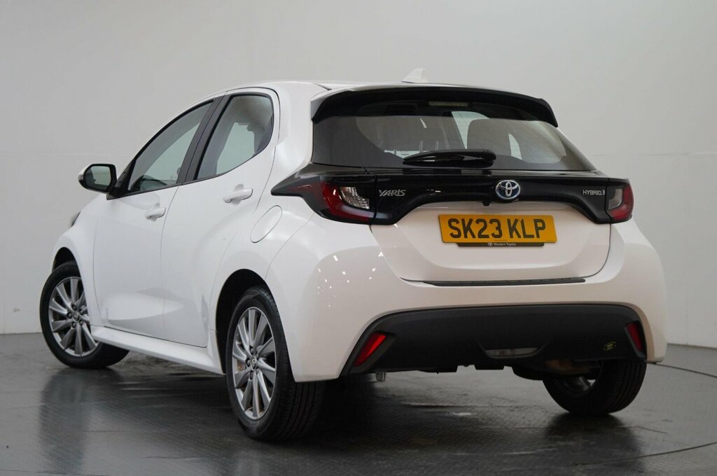 Toyota Yaris 1.5 Vvt-h Icon E-cvt Euro 6 Ss SK23KLP White #3
