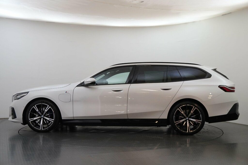BMW 5 Series 530E M Sport Touring YH75CDY White #4