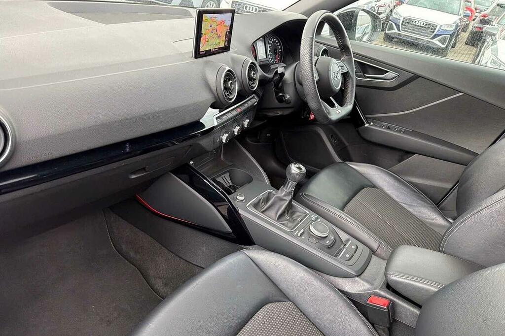 Audi Q2 Black Edition 35 Tfsi 150 Ps 6-Speed White #2