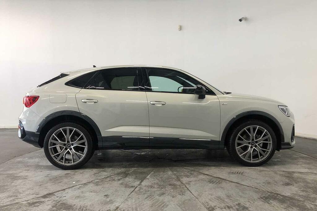 Audi Q3 Black Edition 35 Tfsi 150 Ps S Tronic SM25VHB Silver #4