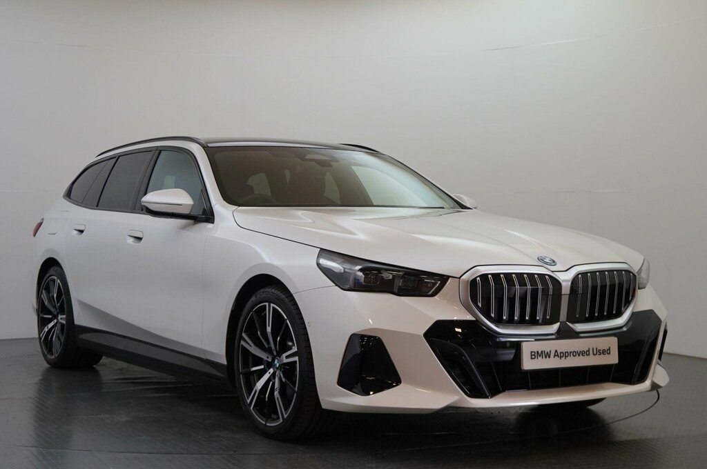 BMW 5 Series 530E M Sport Touring White