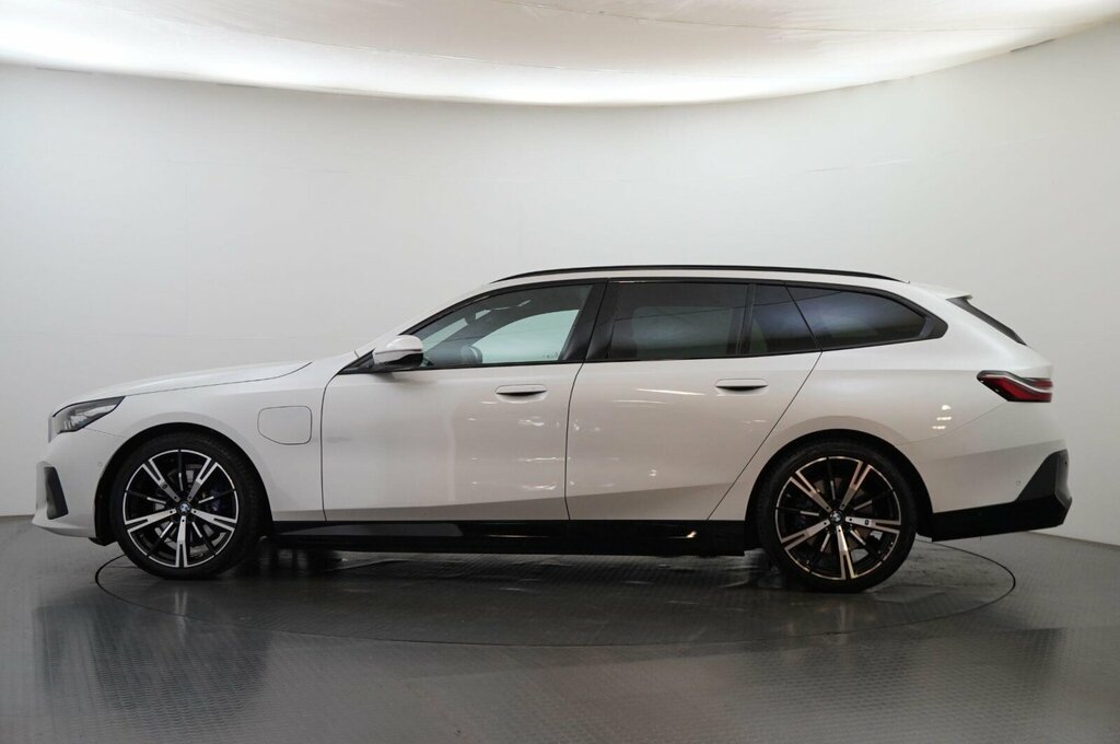 BMW 5 Series 530E M Sport Touring YH75LZL White #4