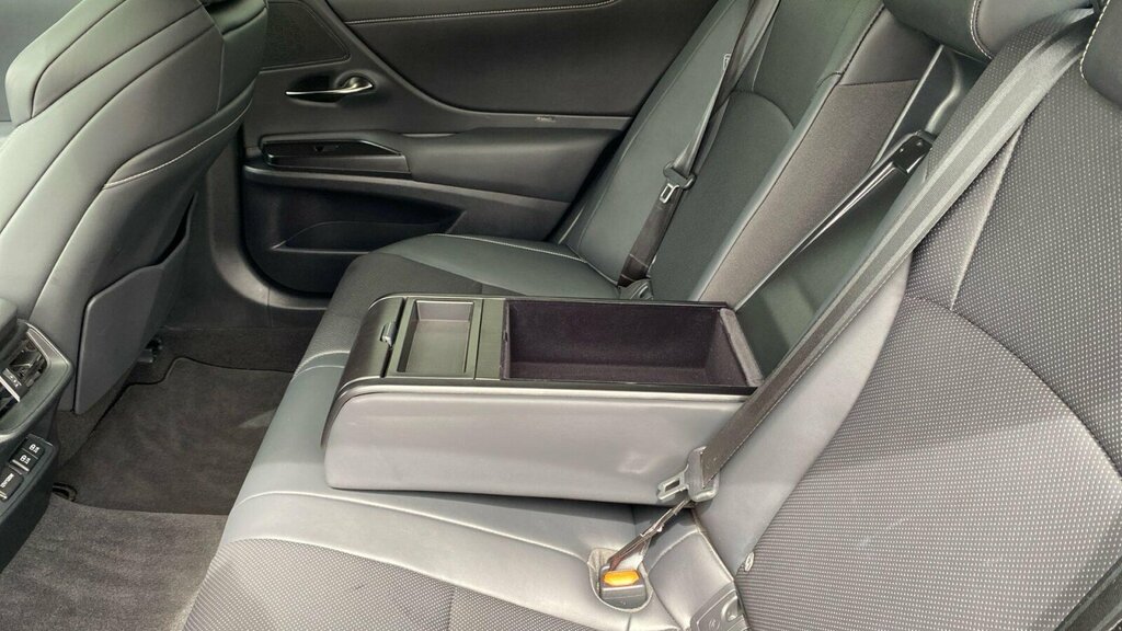 Lexus ES Saloon Grey #12