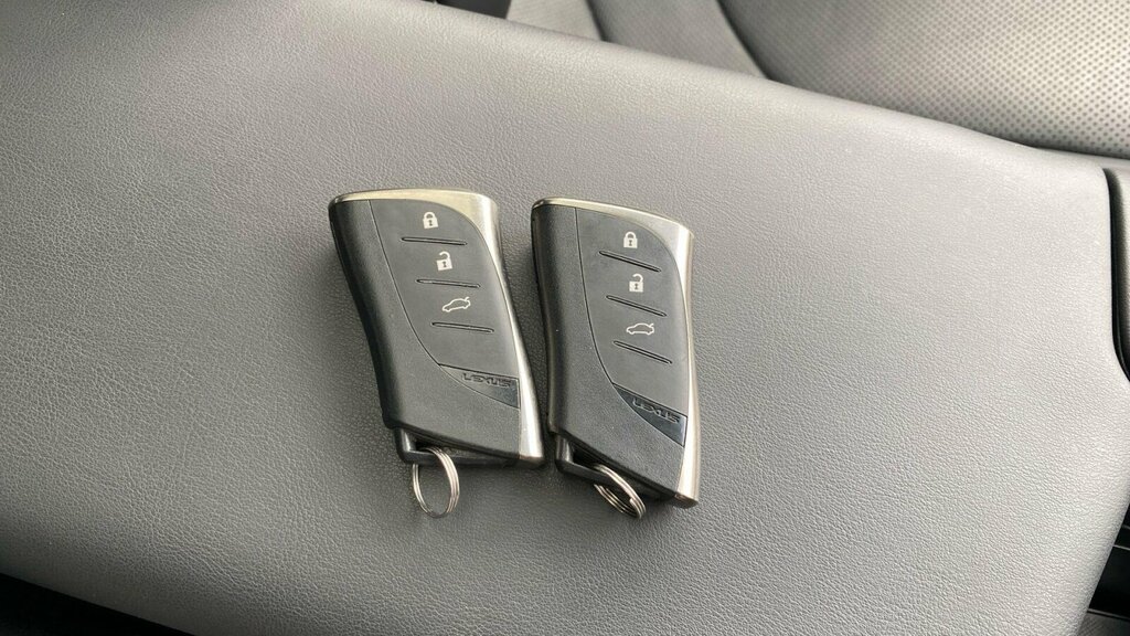 Lexus ES Saloon Grey #13