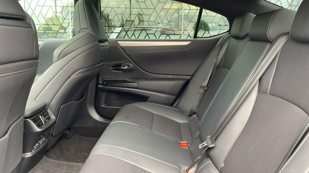 Lexus ES Saloon Grey #11