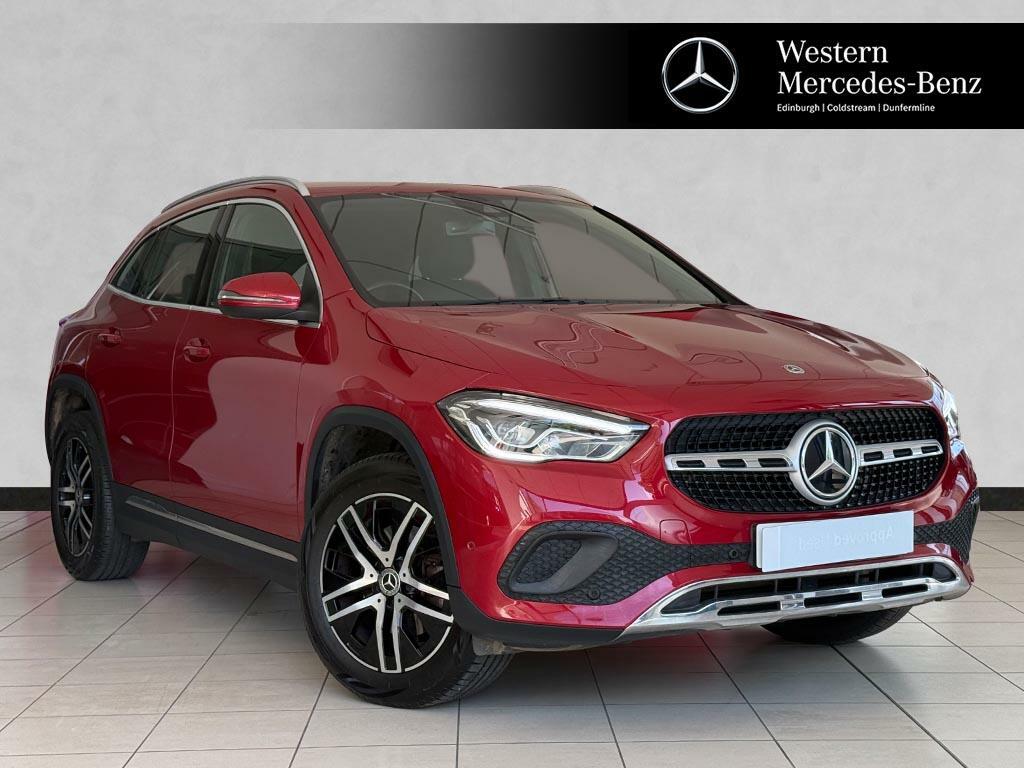 Mercedes-Benz GLA Class Gla 200 Sport Executive Red