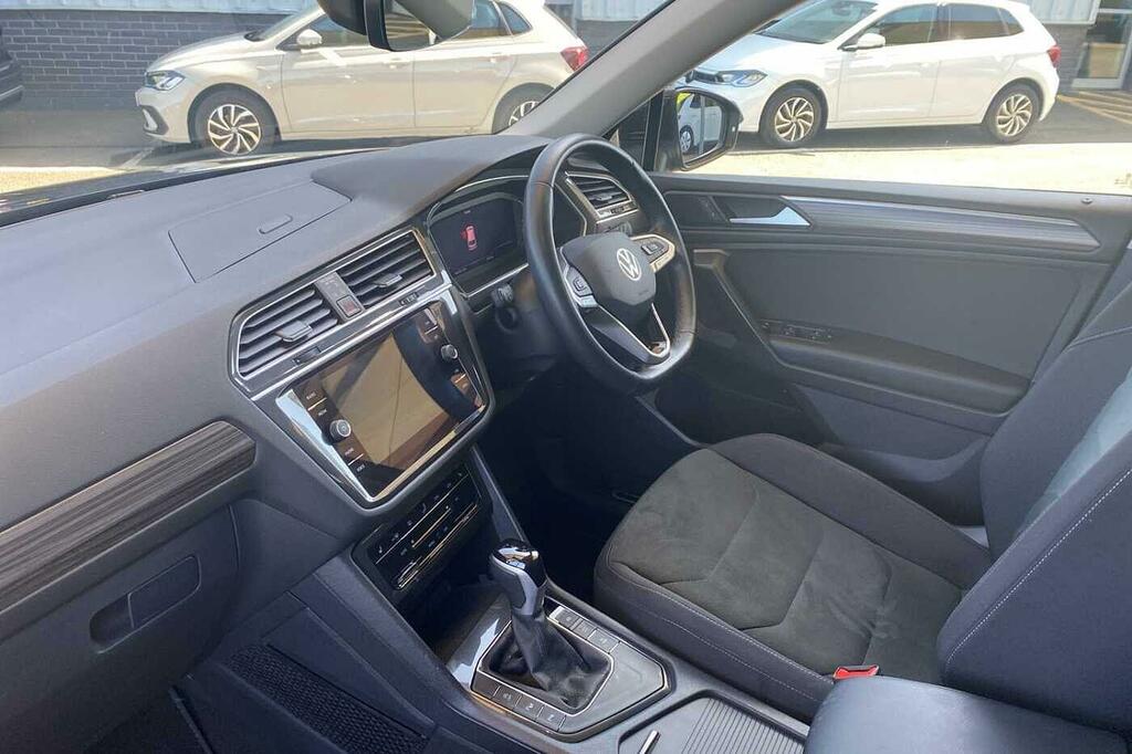 Volkswagen Tiguan Allspace 1.5 Tsi Elegance Dsg FD74CLZ Black #2