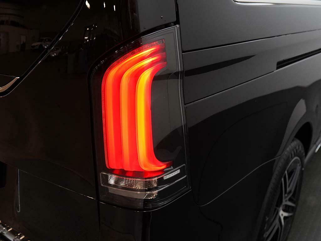 Mercedes-Benz V Class V300d Premium Black #33